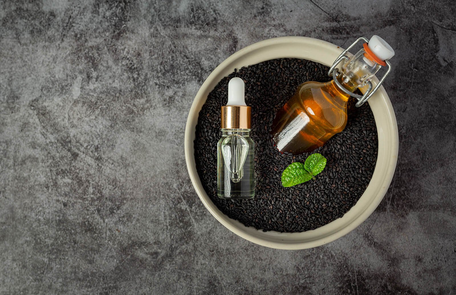 Oil-Based Perfume vs Alcohol-Based Perfume